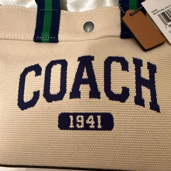 💙 Coach NWT Tan Canvas Tote Bag 20 With Coach Graphic and Wide Crossbody Strap - Picture 8 of 10
